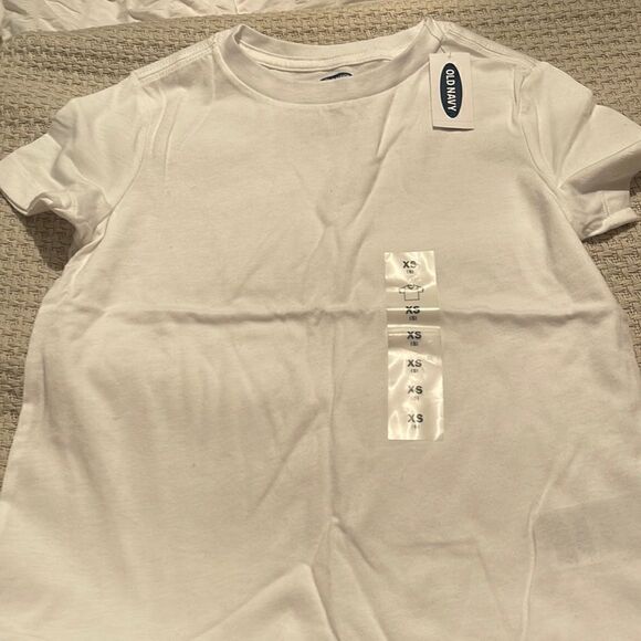 XS NWT White Tee  - Picture 1 of 1